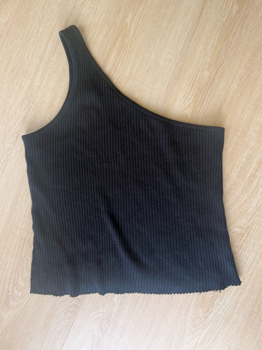 LACAUSA Black One-Shoulder Ribbed Tank